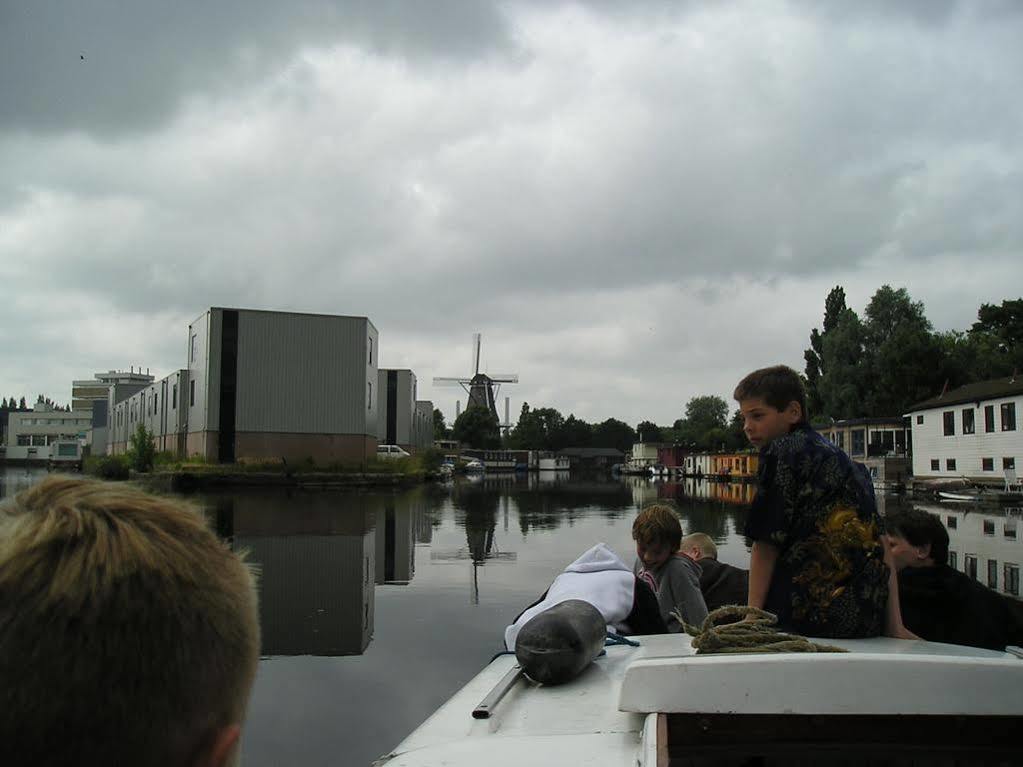Houseboat Under The Mill Amsterdam Ngoại thất bức ảnh